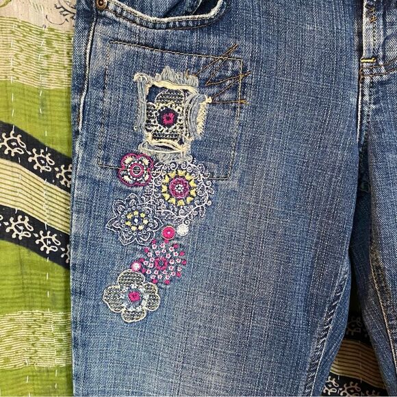 Y2K lei Sophia Embroidered Hipster Flared Jeans Size 7 - Picture 3 of 16